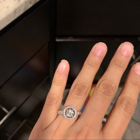 SOLD Diamond engagement ring - Picture 11 of 13